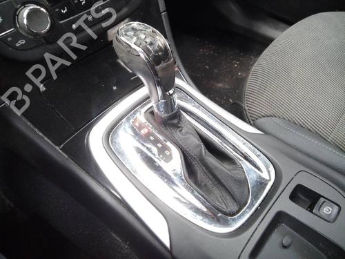 Used Gear lever OPEL INSIGNIA A (G09) 2.0 CDTI (68) (131 hp) 13648927