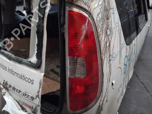 Used Right taillight SKODA ROOMSTER (5J7) 1.9 TDI (105 hp) 7541937