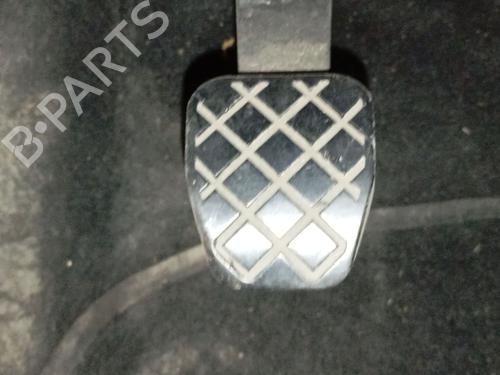 Pedal embrague SEAT IBIZA V (KJ1, KJG) 1.0 MPi (80 hp) 31645240