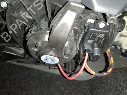Used Heater blower motor Heater blower motor VW CADDY V Box Body/MPV (SBA, SBH) 2.0 TDi (102 hp) 33272394 33272394