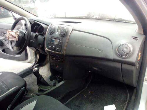 dashboard-dacia-sandero-ii-15-dci-681002065r-2012-5643150 main image