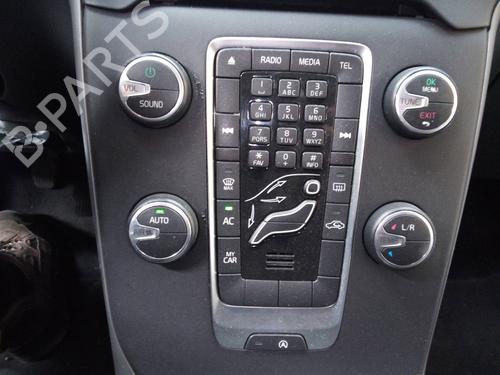 Used Radio VOLVO V40 Hatchback (525) D2 (120 hp) 10210036
