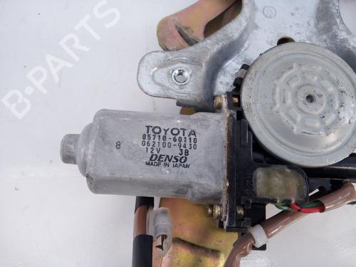Rudehejsemekanisme venstre bagtil TOYOTA LAND CRUISER 100 (_J1_) 4.2 TD (HDJ100_, HDJ100) | BP16147554C24 