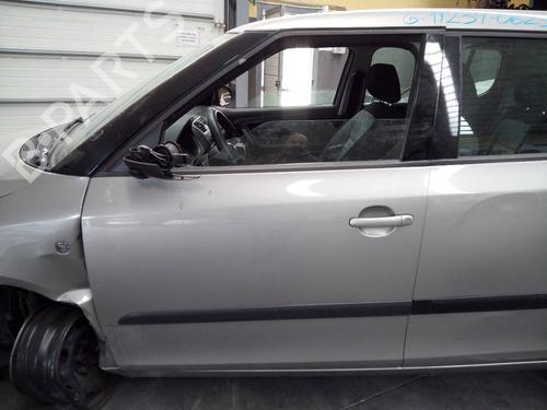 Used Left front door SKODA FABIA I (6Y2) 1.4 (60 hp) 13416979