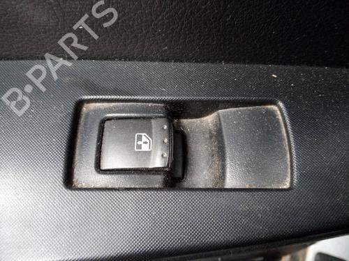 Mando elevalunas trasera derecho SSANGYONG KYRON 2.0 Xdi (141 hp) 17009228