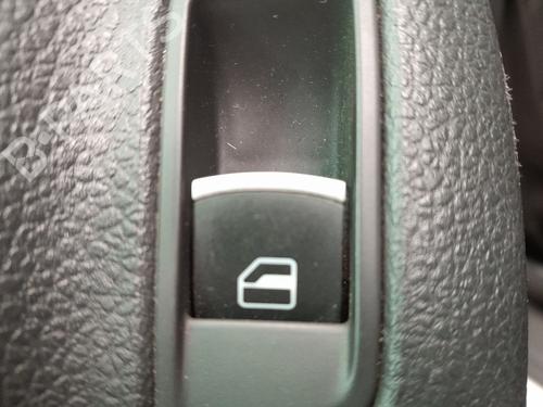 Højre bagtil elrude kontakt VW TIGUAN (5N_) [2007-2018]  23566093