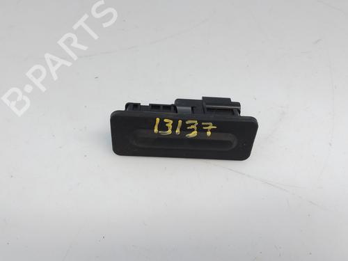 Used Tailgate handle PEUGEOT 308 II (LB_, LP_, LW_, LH_, L3_) 1.2 THP 130 (131 hp) 24660248