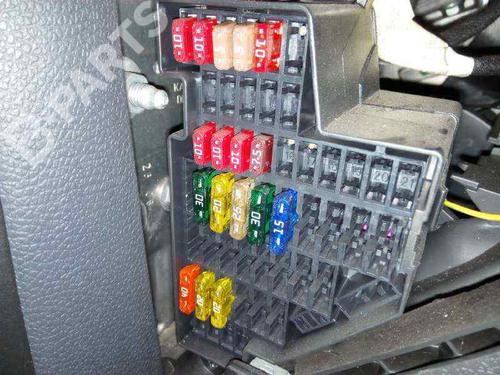Caja reles / fusibles VW GOLF V (1K1) 2.0 SDI | BP4096385E1 