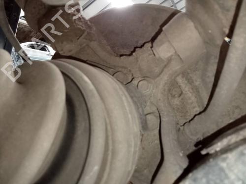 Used Left rear steering knuckle MITSUBISHI PAJERO III (V7_W, V6_W) [1999-2007]  22976720