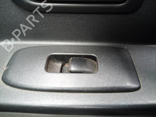 Used Right front window switch MITSUBISHI PAJERO III (V7_W, V6_W) 3.2 Di-D (V68W) (160 hp) 17920888