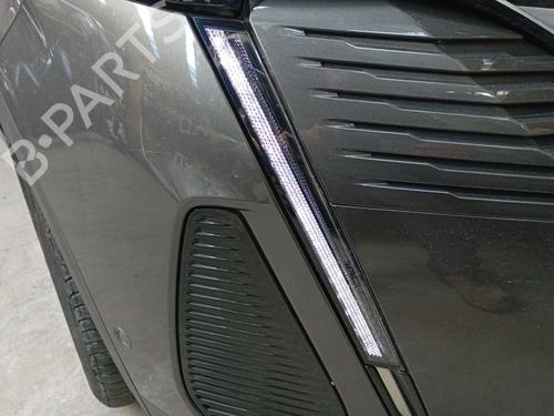 Clignotant avant droit PEUGEOT 3008 II SUV (MC_, MR_, MJ_, M4_) 1.2 THP/ PureTech 130 (MRHNSM, MRHNSU, MRHNSJ, MRHNYW,... (131 hp) 31965873