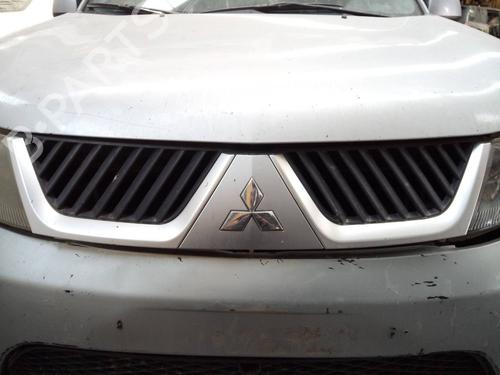 Grill MITSUBISHI OUTLANDER II (CW_W) 2.0 DI-D (CW8W) (140 hp) 13004060