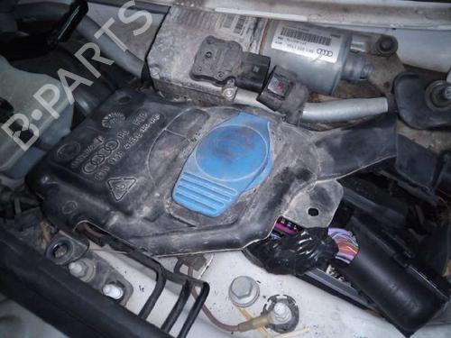 Used Windscreen washer tank AUDI A4 B8 Avant (8K5) 2.0 TDI (143 hp) 7416050