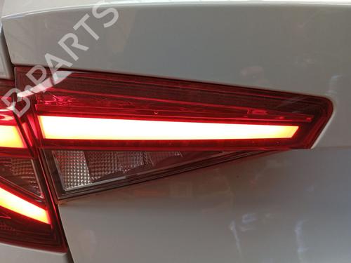 Used Left tailgate light Left tailgate light SKODA FABIA IV (PJ3) 1.0 TSI (95 hp) 33543743 33543743