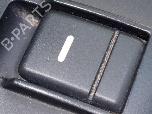 Used Right rear window switch LAND ROVER DISCOVERY III (L319) 2.7 TD 4x4 (190 hp) 17008845