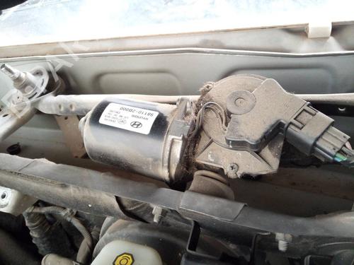 Used Front wiper motor HYUNDAI SANTA FÉ II (CM) 2.2 CRDi 4x4 (155 hp) 17492077