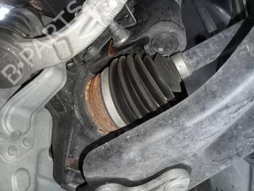 Used Left front steering knuckle PEUGEOT 3008 II SUV (MC_, MR_, MJ_, M4_) [2016-2025]  22767311