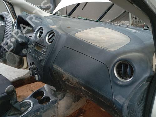 Tableau de bord NISSAN NOTE (E12) 1.2 (80 hp) 31947361