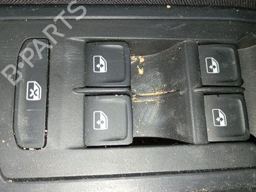 venstre-foran-elrute-bryter-vw-t-roc-a11-d11-2017-33017648 main image