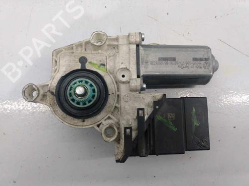 Rudehejsemotor bagstkærm højre SEAT LEON (1M1)  | BP4897513E22 
