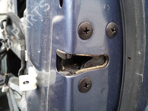 Used Front right lock KIA SORENTO I (JC) 2.5 CRDi 4WD (140 hp) 18485342