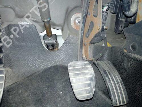 Used Break pedal RENAULT KANGOO / GRAND KANGOO II (KW0/1_) 1.5 dCi 90 (KW05, KW08, KW0G, KW11) (90 hp) 8787586