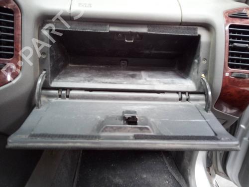 Glove box MITSUBISHI PAJERO III (V7_W, V6_W) 3.2 Di-D (V68W) | BP15217390C95 