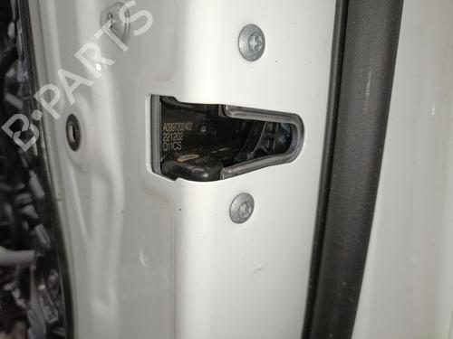 Højre fortil lås MERCEDES-BENZ GLA (H247) GLA 200 d (247.712) (150 hp) 30614370