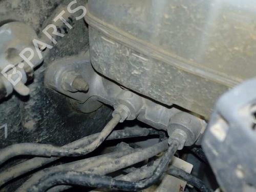 Used Brake master cylinder TOYOTA RAV 4 IV (_A4_) 2.2 D 4WD (ALA49) (150 hp) 5843461