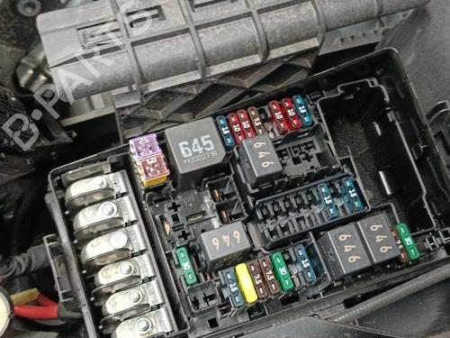 Used Fuse box Fuse box 37540568 37540568