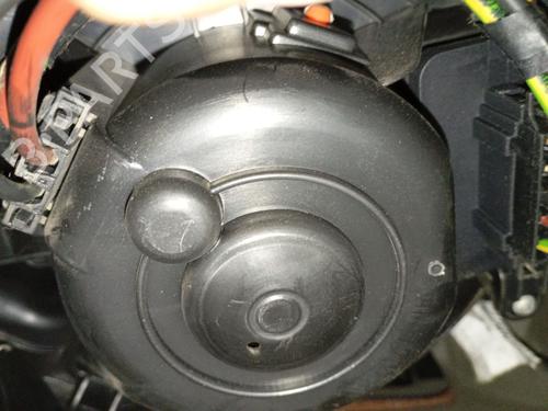 Used Heater blower motor Heater blower motor PEUGEOT 5008 (0U_, 0E_) 1.6 HDi (112 hp) 39655158 39655158