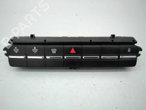 Used Warning switch PEUGEOT 5008 (0U_, 0E_) 2.0 HDi 150 / BlueHDi 150 (150 hp) 4552612