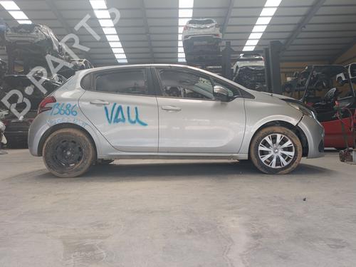 Brugte PEUGEOT 208 I (CA_, CC_) 1.2 VTI 82 (82 hp) 3474316
