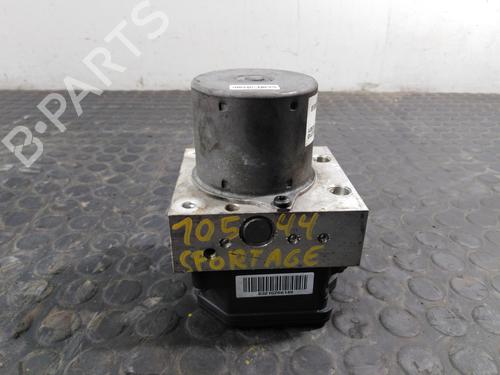 Used ABS pump KIA SPORTAGE III (SL) 1.7 CRDi (116 hp) 10658001