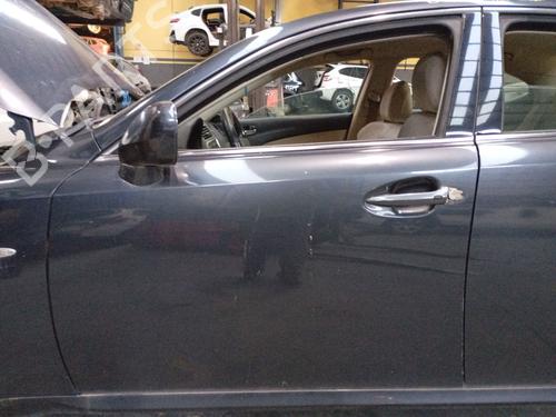 Used Left front door LEXUS IS II (_E2_) 220d (ALE20) (177 hp) 31955901