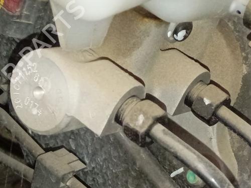 brake-master-cylinder-kia-sportage-iv-ql-qle-2015-2016-2017-2018-2019-2020-2021-2022-40597057 main image