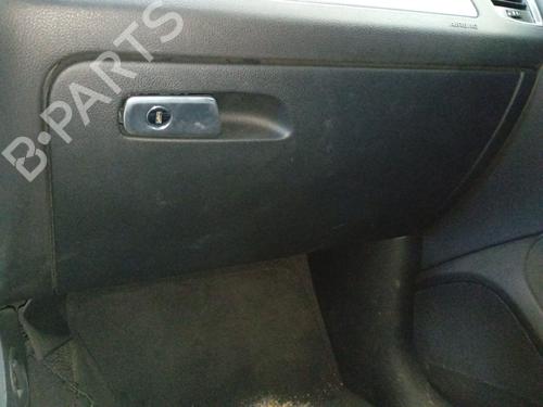 Porta-luvas Porta-luvas AUDI Q5 (8RB) 2.0 TDI (136 hp) 34581433 34581433