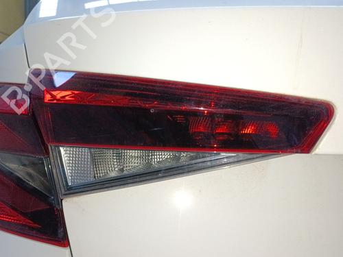 Feu de coffre gauche SKODA FABIA IV (PJ3) 1.0 TSI (110 hp) 31882183