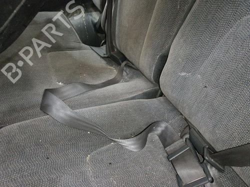 Used Rear center seatbelt MITSUBISHI PAJERO I (L04_G, L14_G) 2.5 TD (L044G, L049G) (95 hp) 32727851