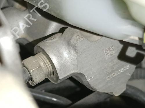 Used Brake master cylinder TOYOTA AURIS (_E18_) 1.6 D4-D (WWE185_) (112 hp) 27476717