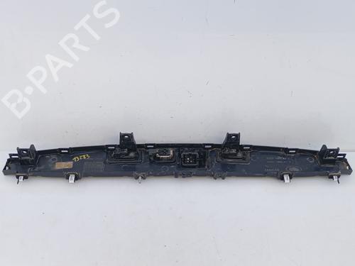Used Tailgate handle Tailgate handle LAND ROVER RANGE ROVER EVOQUE (L551) 2.0 D165 (163 hp) 39961537 39961537