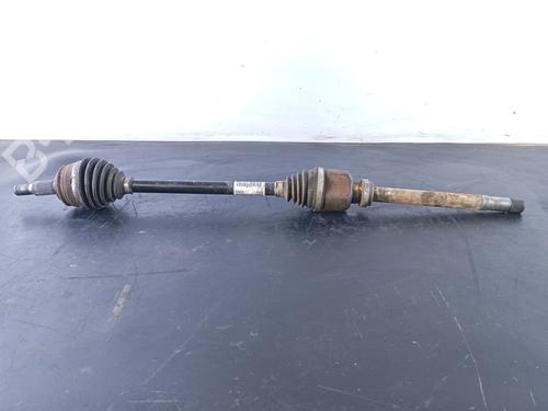 Used Right front driveshaft PEUGEOT 3008 II SUV (MC_, MR_, MJ_, M4_) 1.2 THP/ PureTech 130 (MRHNSM, MRHNSU, MRHNSJ, MRHNYW,... (131 hp) 24589563