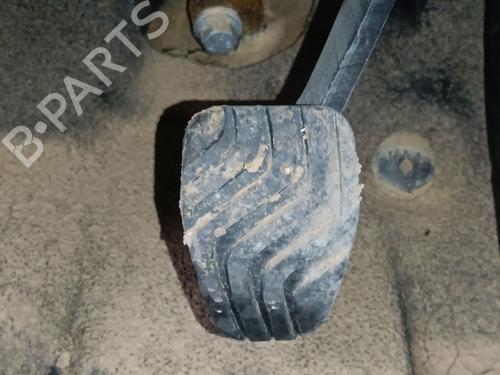 Used Clutch pedal RENAULT CAPTUR II (HF_) TCe 130 (HFMF) (131 hp) 24811018