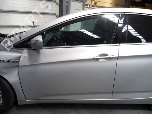 Used Left front door HYUNDAI i40 I (VF) 1.7 CRDi (116 hp) 12950841