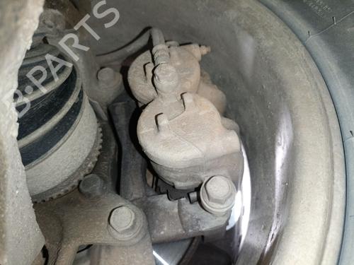 Used Right front brake caliper MITSUBISHI PAJERO III (V7_W, V6_W) 3.2 Di-D (V68W, V78W) (165 hp) 32027706