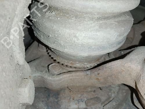 Used Left rear steering knuckle MITSUBISHI PAJERO III (V7_W, V6_W) 3.2 Di-D (V68W, V78W) (165 hp) 32027696