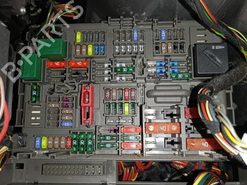 Used Fuse box Fuse box 37667942 37667942