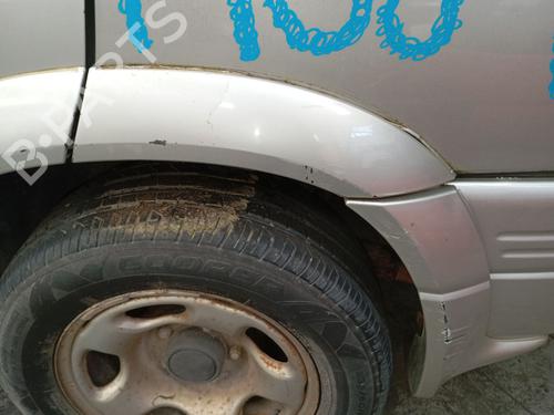 Aba guarda lamas trás esquerda Aba guarda lamas trás esquerda SUZUKI GRAND VITARA I (FT, HT) 2.0 TD 4x4 (SQ420D) (87 hp) 34439378 34439378