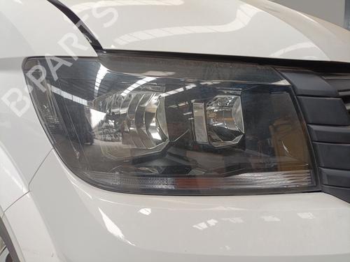 Used Right headlight VW CRAFTER Platform/Chassis (SZ_) 2.0 TDI RWD (SZB, SZC, SZD, SZH, SZI, SZO, SZP, SZQ) (163 hp) 29019461