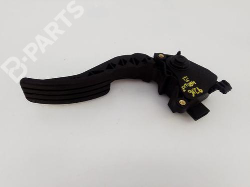 pedal-renault-megane-iii-hatchback-bz01_-b3_-16-16v-bz0h-180020022r-e2-a1-35-1-2008-10094270 main image